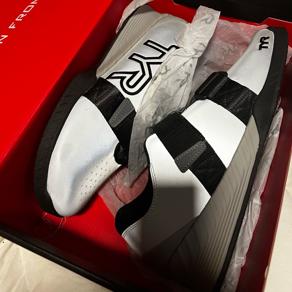 TYR Black Sports Footwear